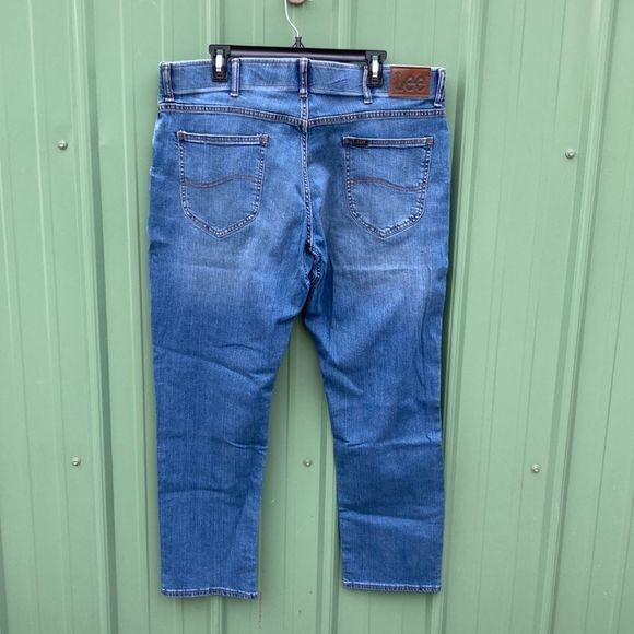 Men's Straight Tapered Active Stretch Blue Denim Jeans Pants Size 40X30 - Picture 3 of 8